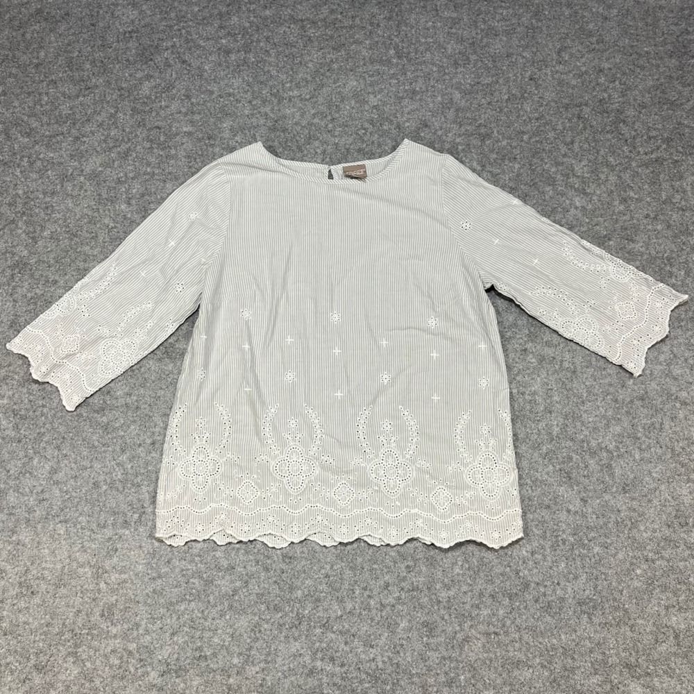 Chico's 2 (US 12 LG) Gray White Striped Eyelet‎ Embroidered 3/4 Sleeve Blouse
